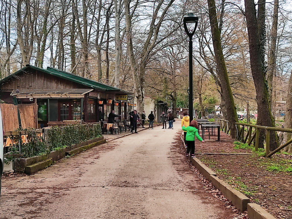 Alcuni punti ristoro intorno al Lago Piccolo