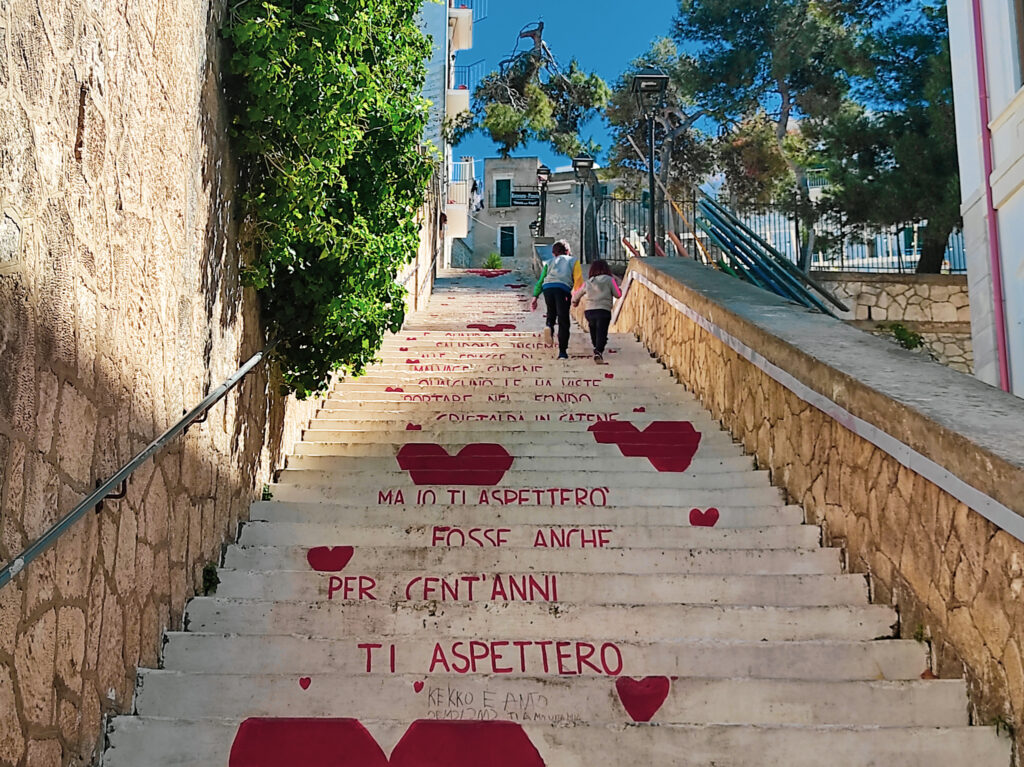 La scalinata dell'amore nel centro storico