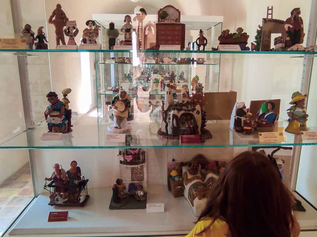 Interno del Museo del fischietto di Rutigliano